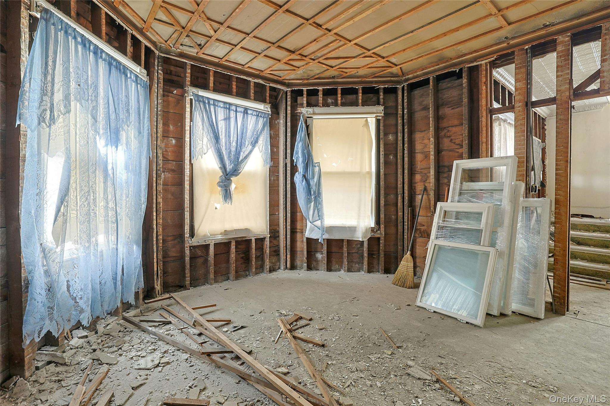 25 E Broome Street, Port Jervis, NY 12771