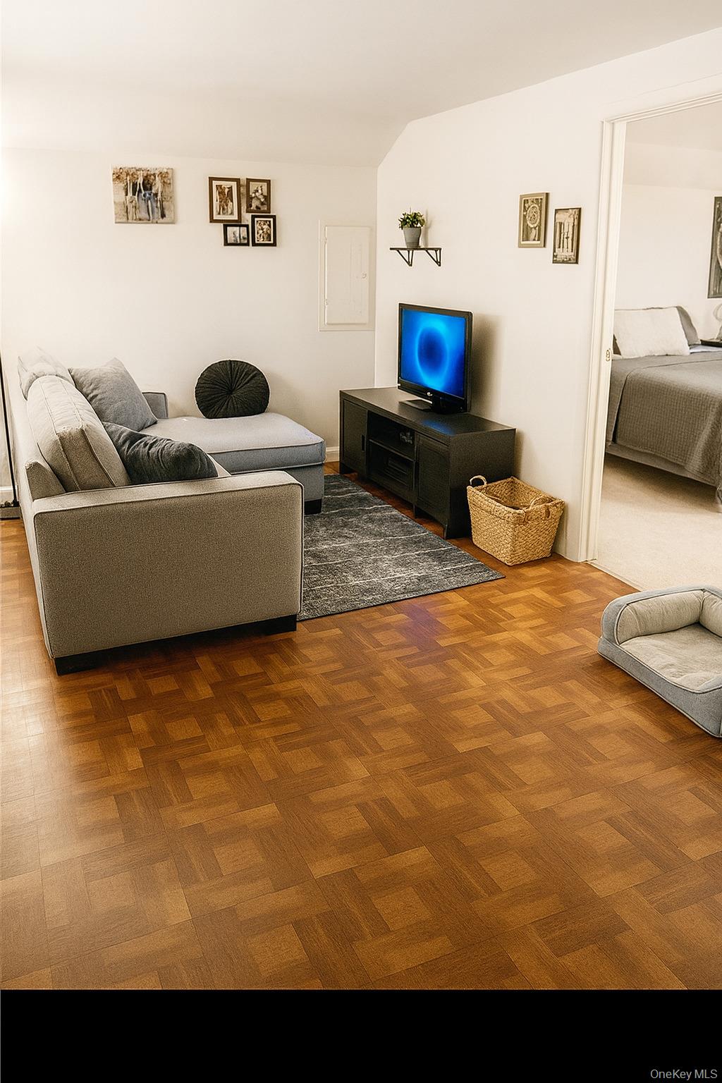 10 Village Lane W, Selden, NY 11784