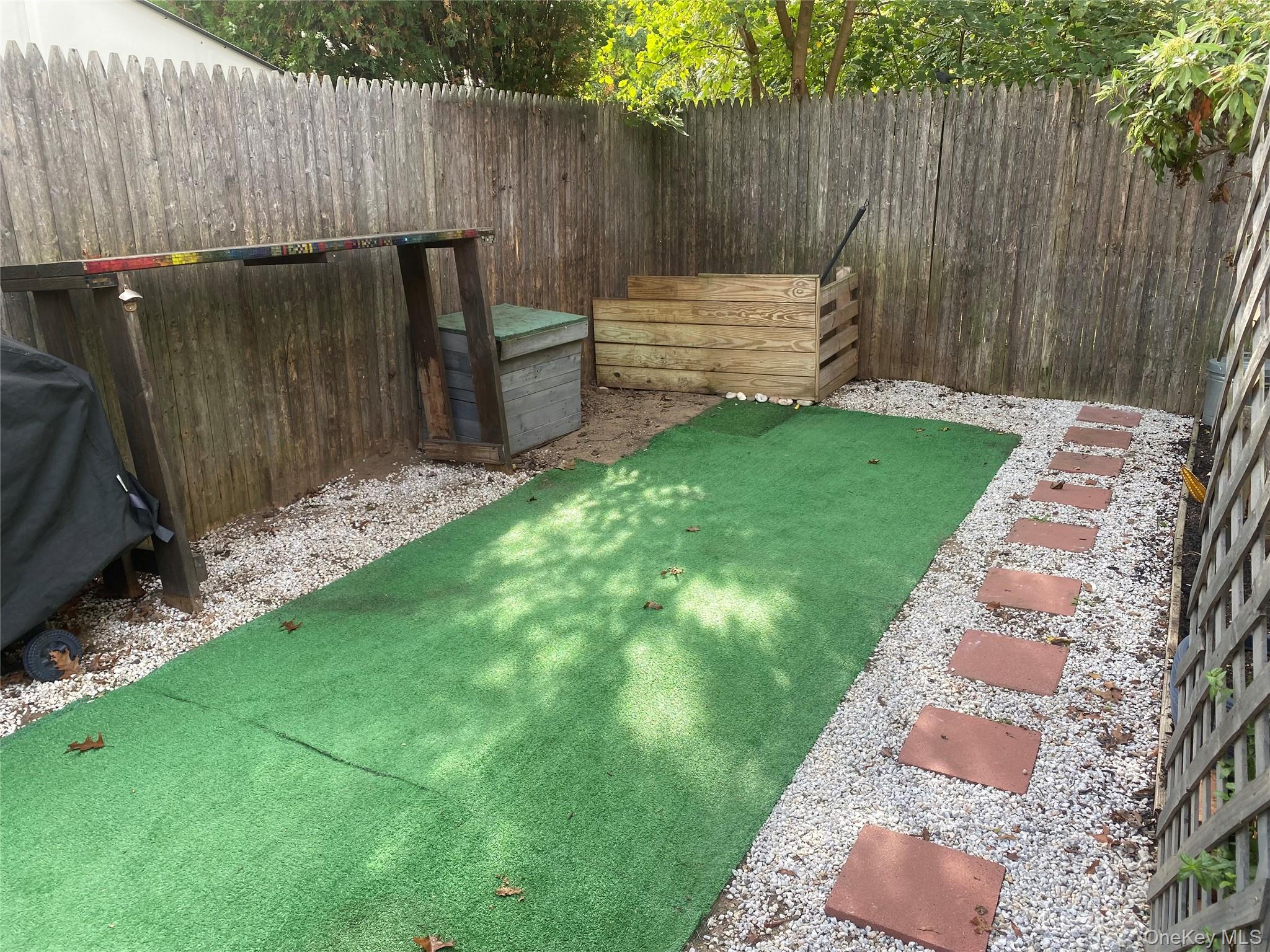 10 Village Lane W, Selden, NY 11784