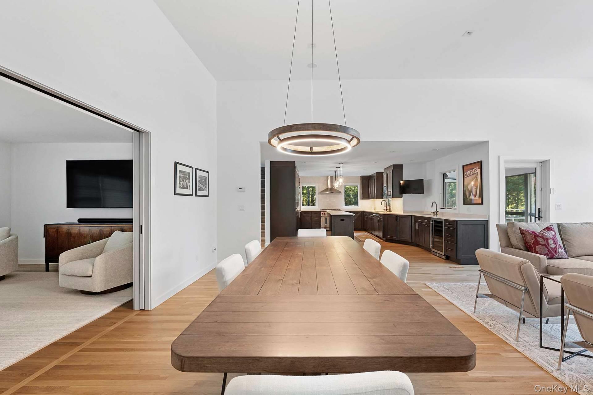 3 Indian Pipe Drive, Quogue, NY 11959