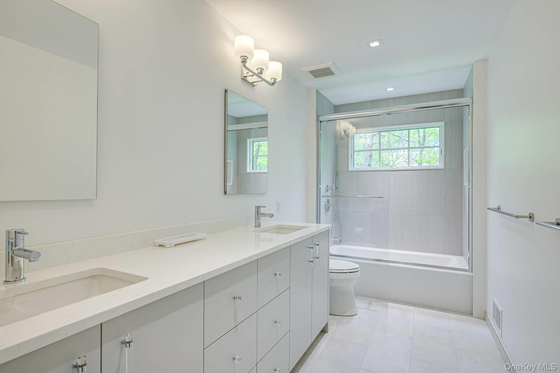 3 Indian Pipe Drive, Quogue, NY 11959