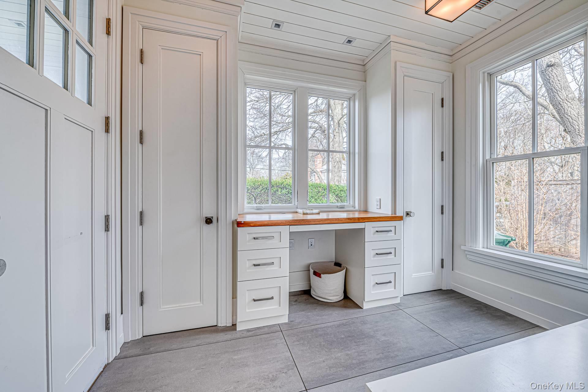 8 Palma Terrace, East Hampton, NY 11937