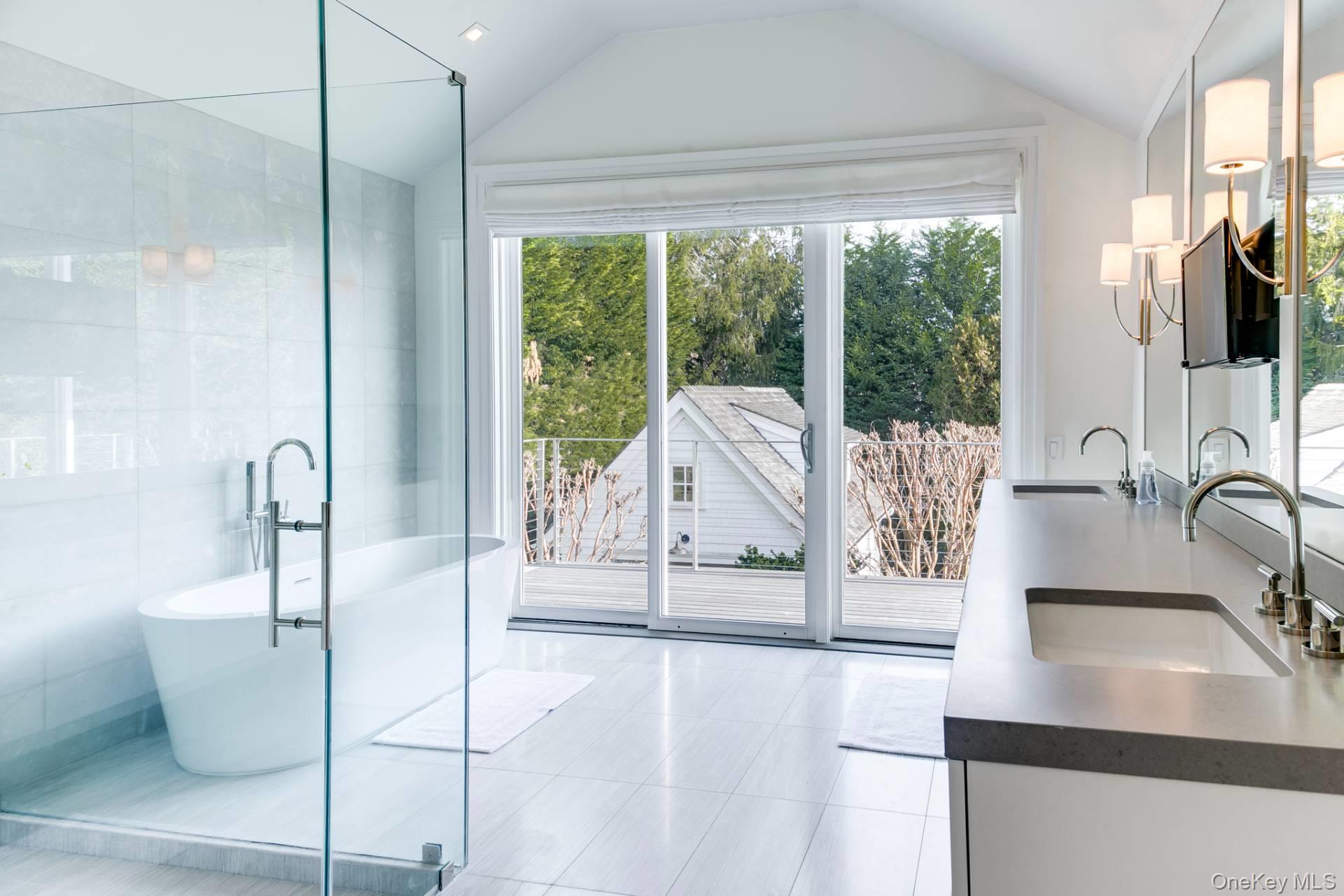 8 Palma Terrace, East Hampton, NY 11937