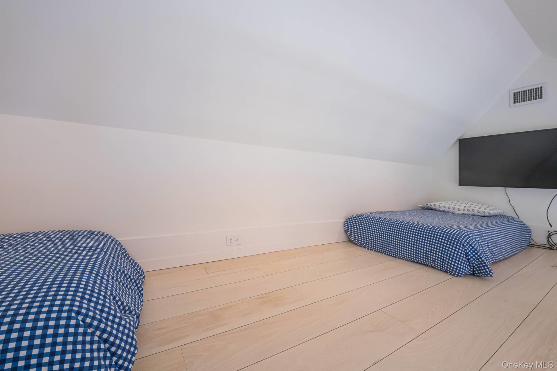 8 Palma Terrace, East Hampton, NY 11937