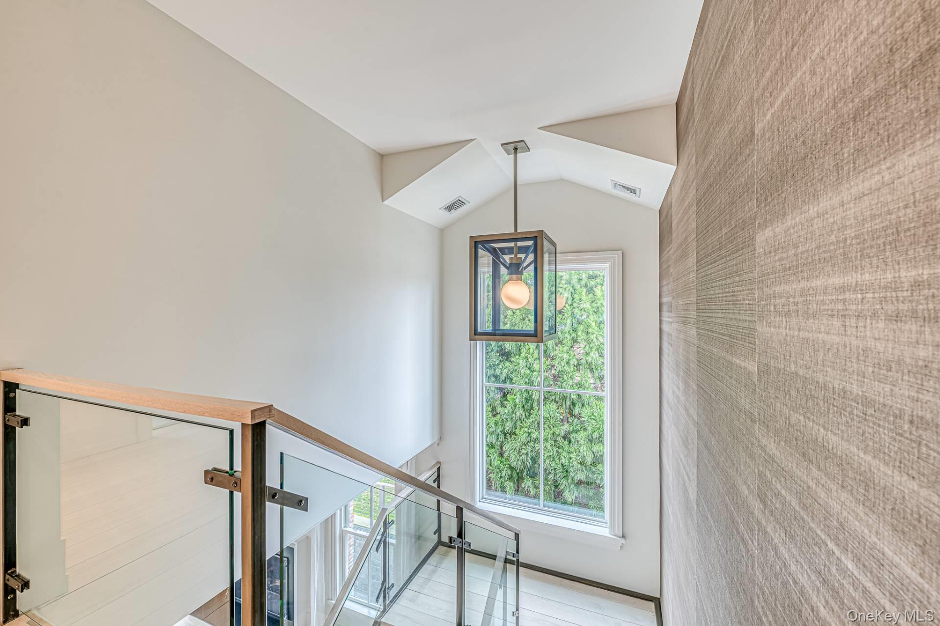 8 Palma Terrace, East Hampton, NY 11937