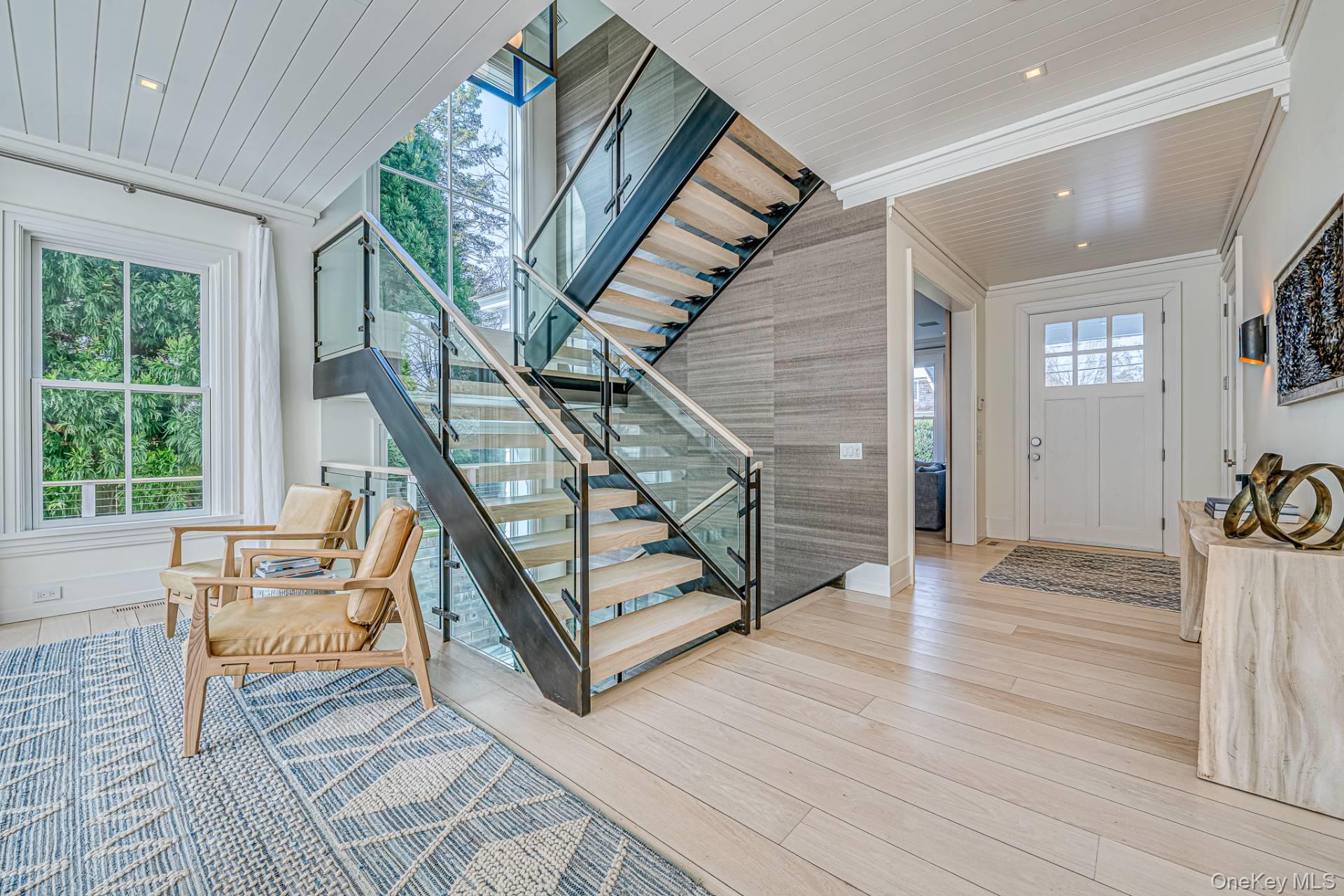 8 Palma Terrace, East Hampton, NY 11937