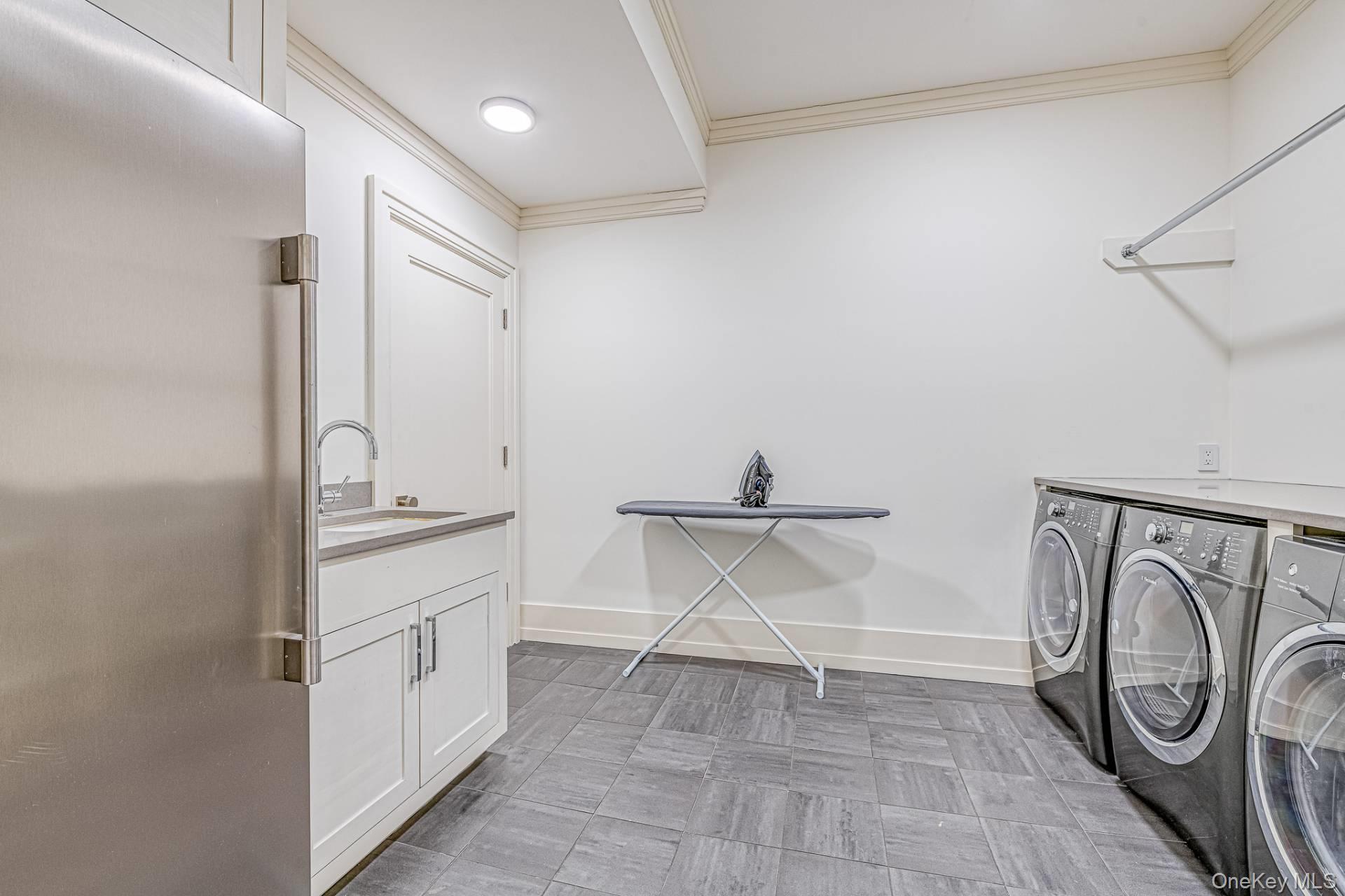 8 Palma Terrace, East Hampton, NY 11937