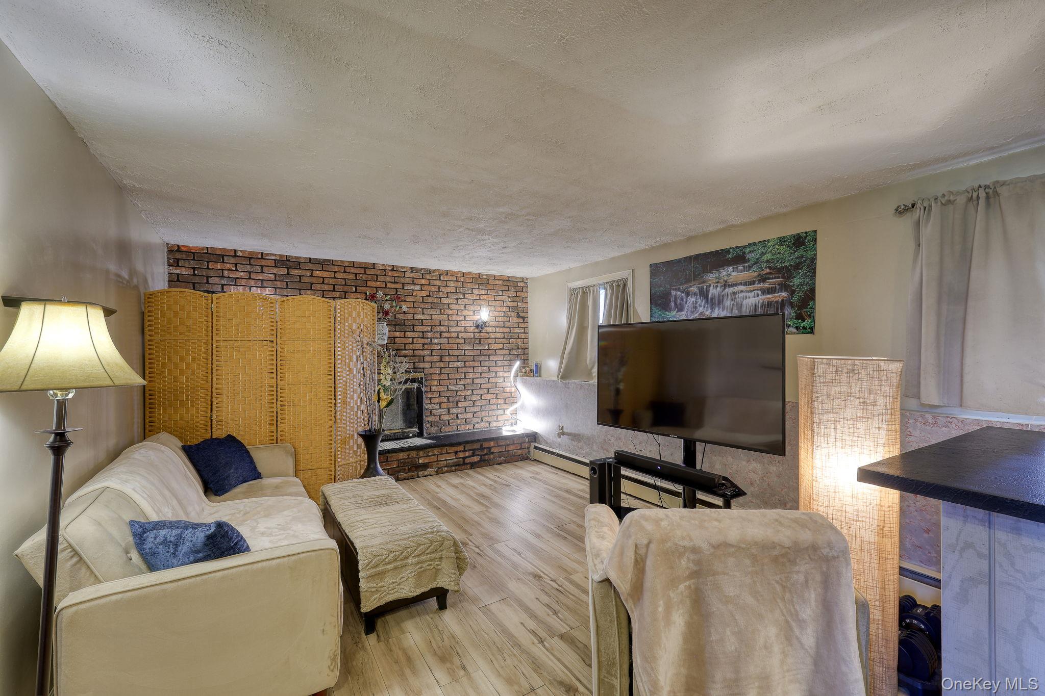 1 Townsend Street, New Windsor, NY 12553