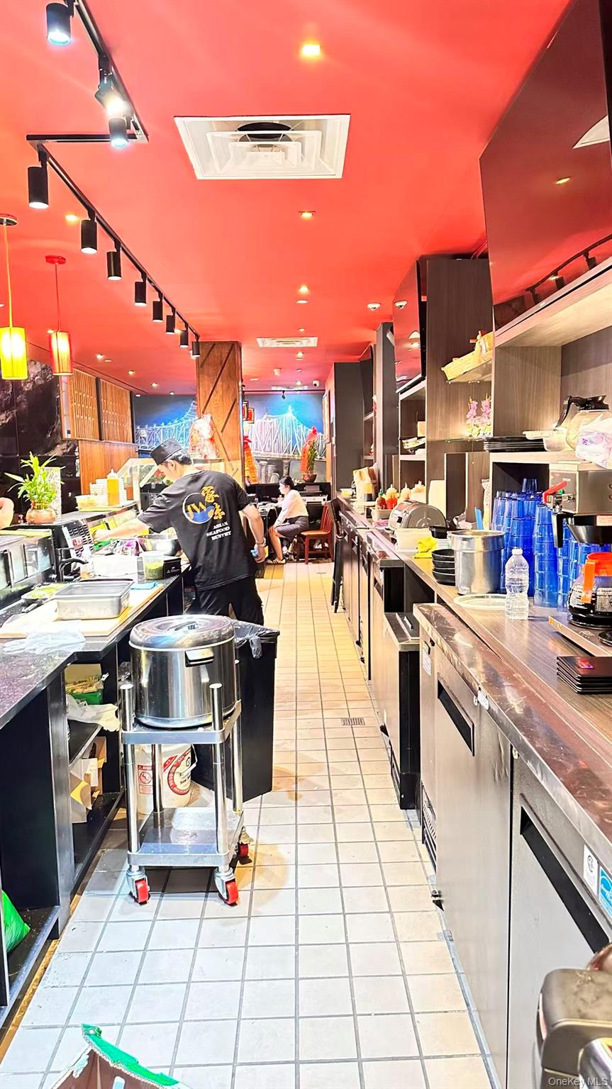 47-17 crescent st, Long Island City, NY 11101