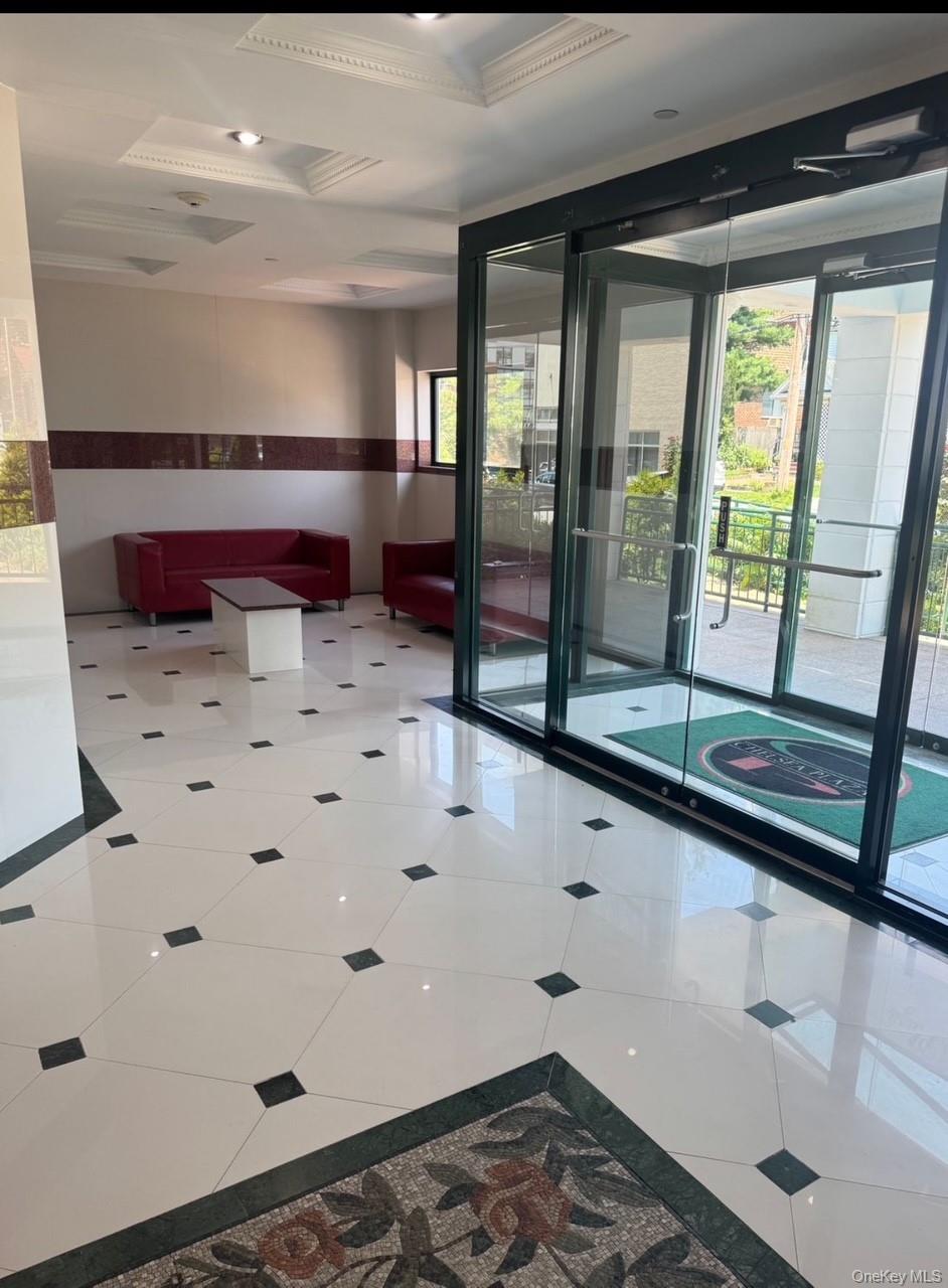 4 Chelsea Place # 3A, Great Neck, NY 11021