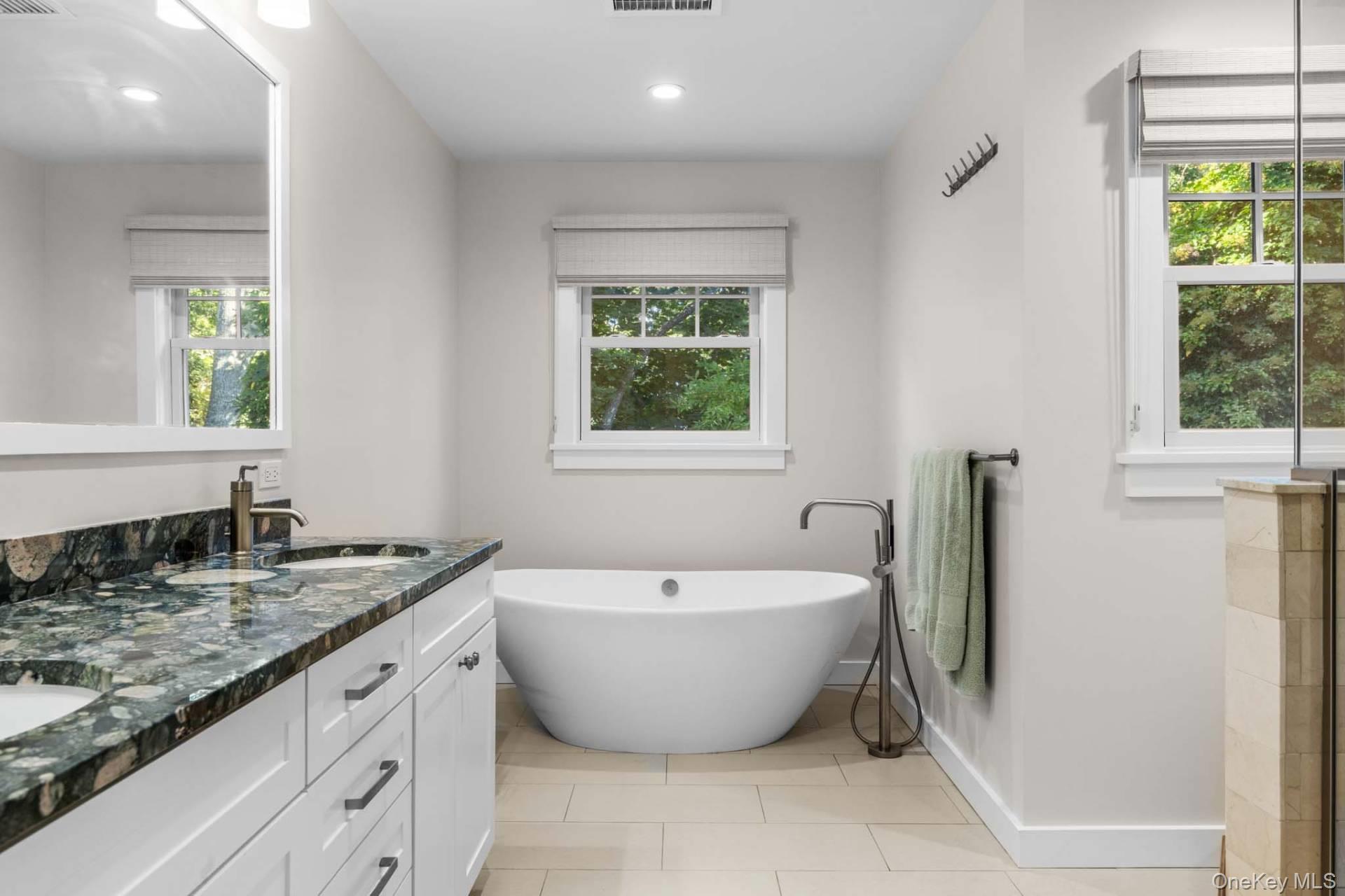 4 Two Rod Highway, Wainscott, NY 11975