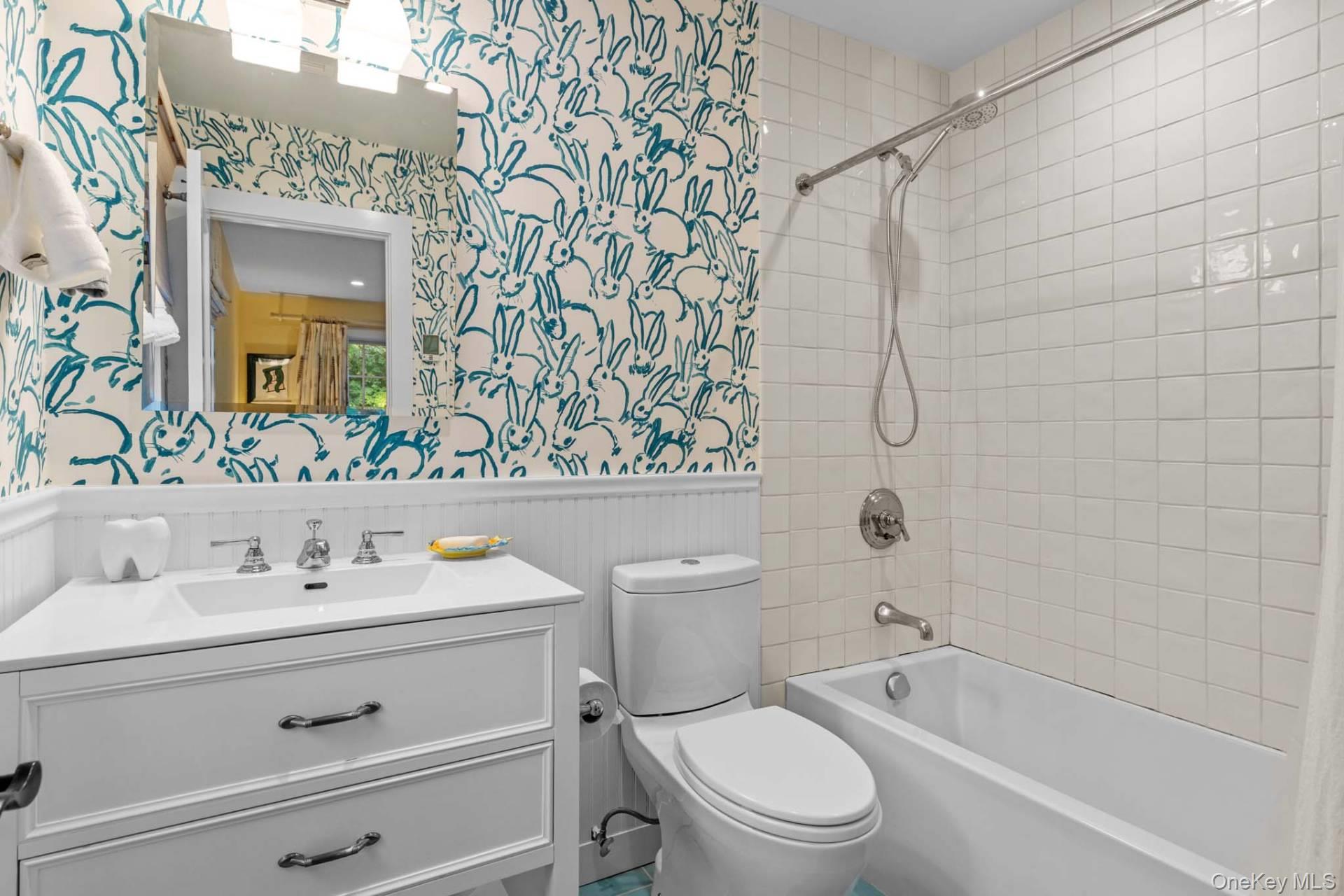 4 Two Rod Highway, Wainscott, NY 11975