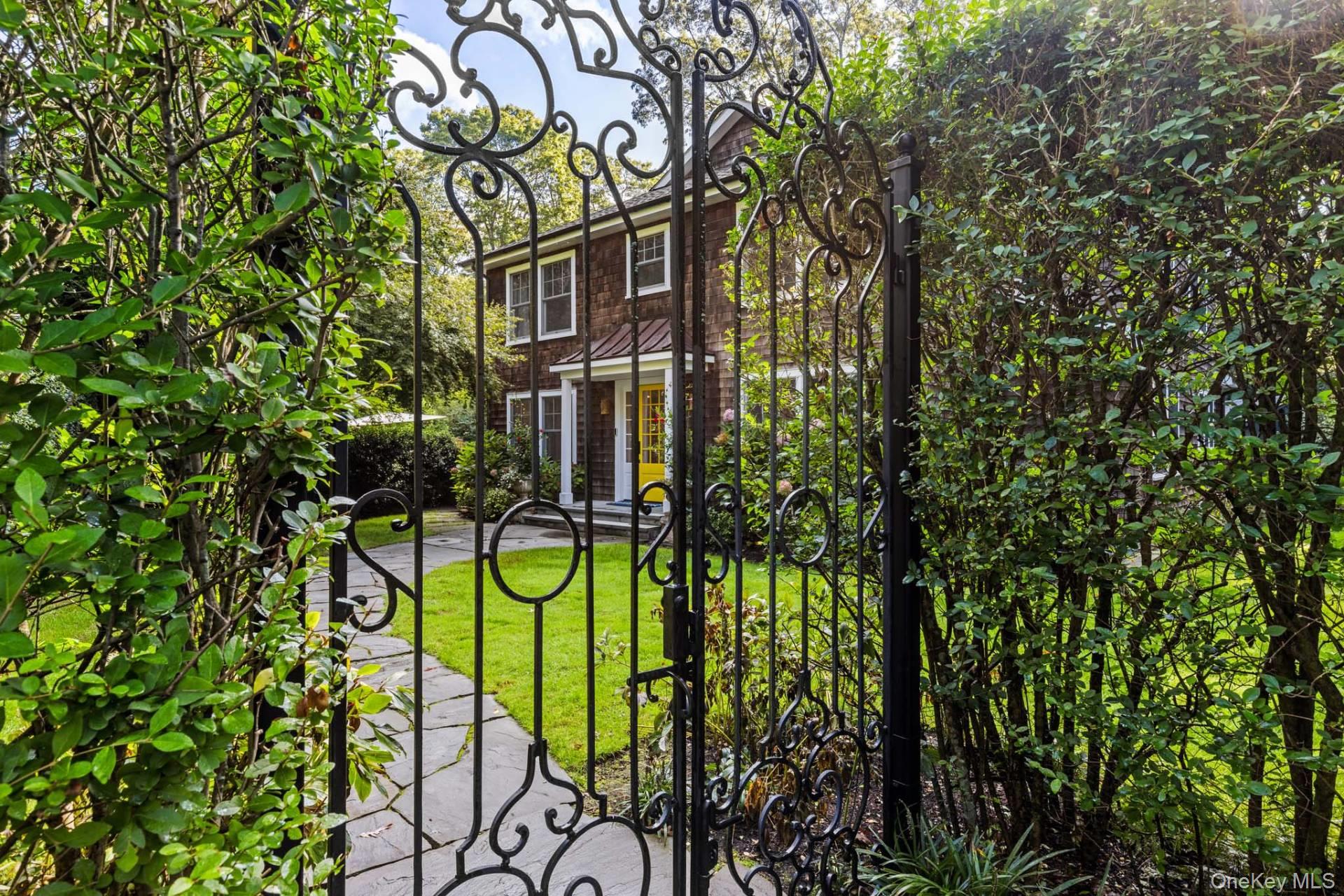 4 Two Rod Highway, Wainscott, NY 11975