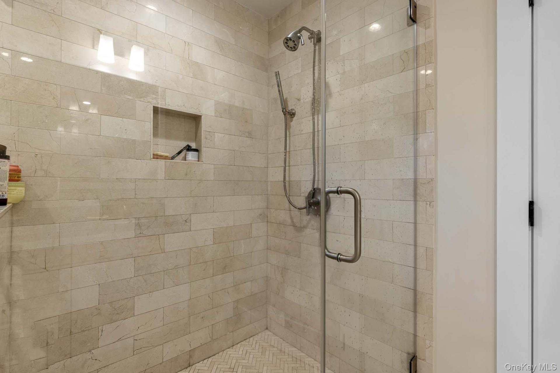 4 Two Rod Highway, Wainscott, NY 11975