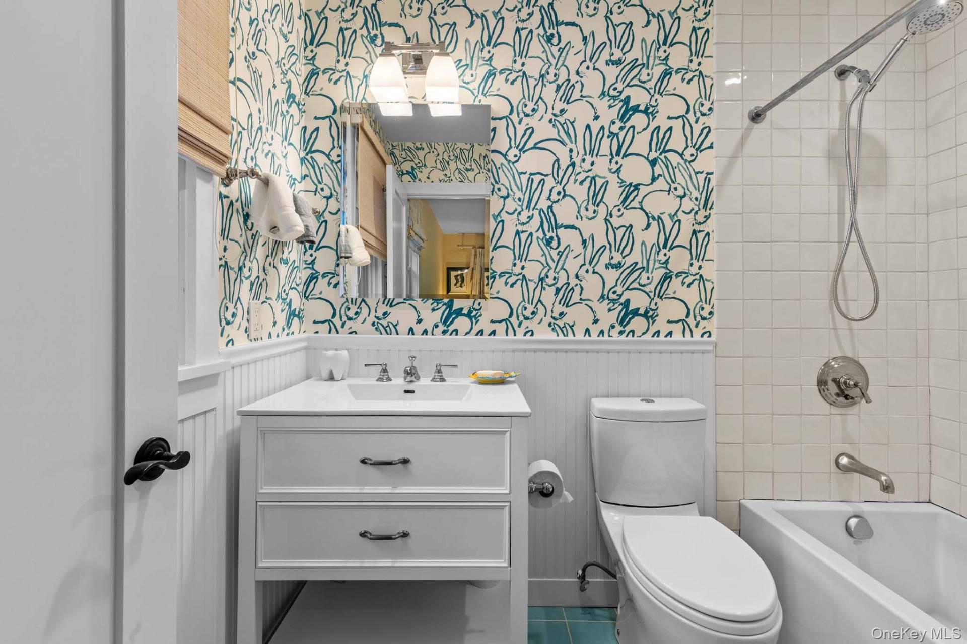 4 Two Rod Highway, Wainscott, NY 11975