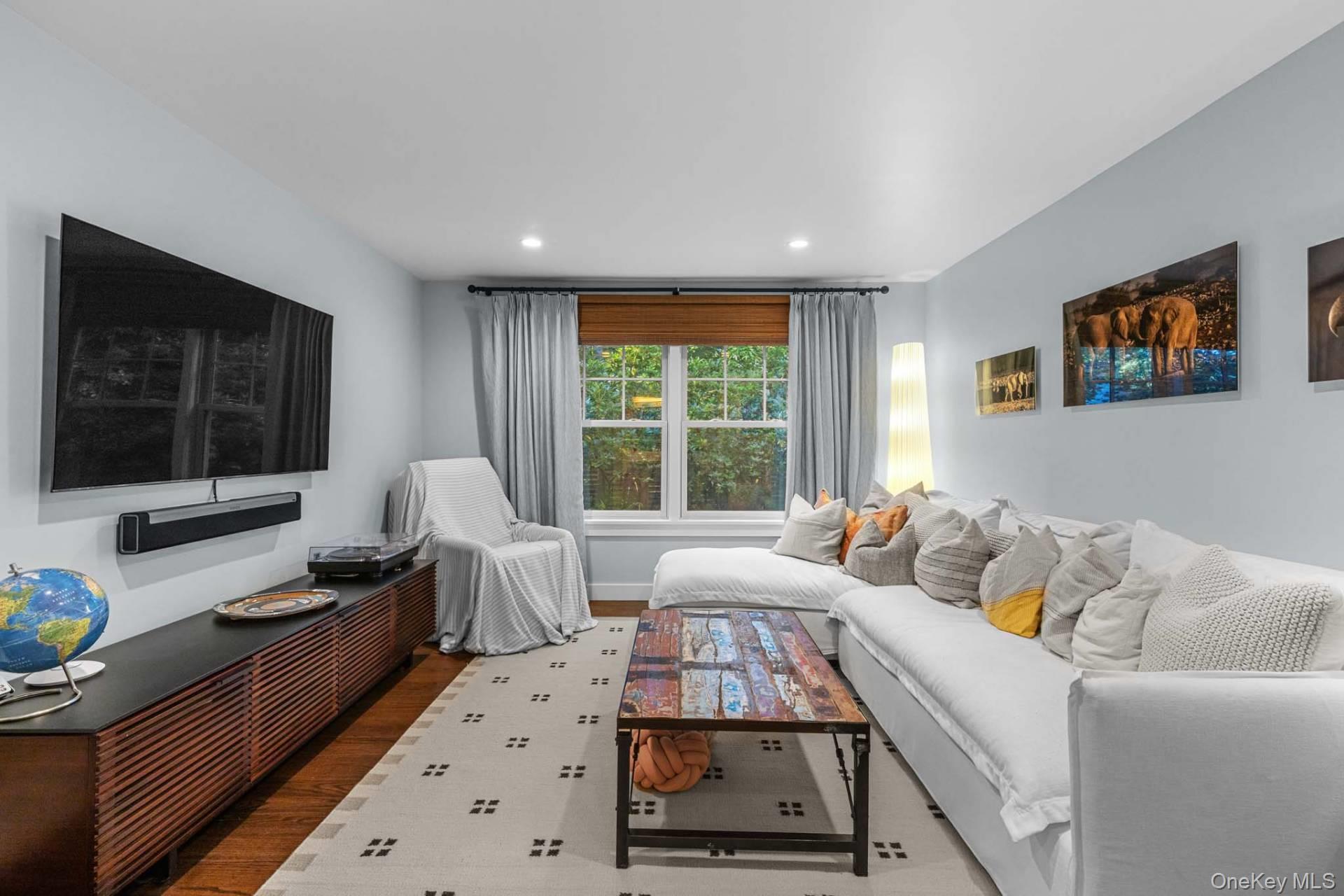 4 Two Rod Highway, Wainscott, NY 11975