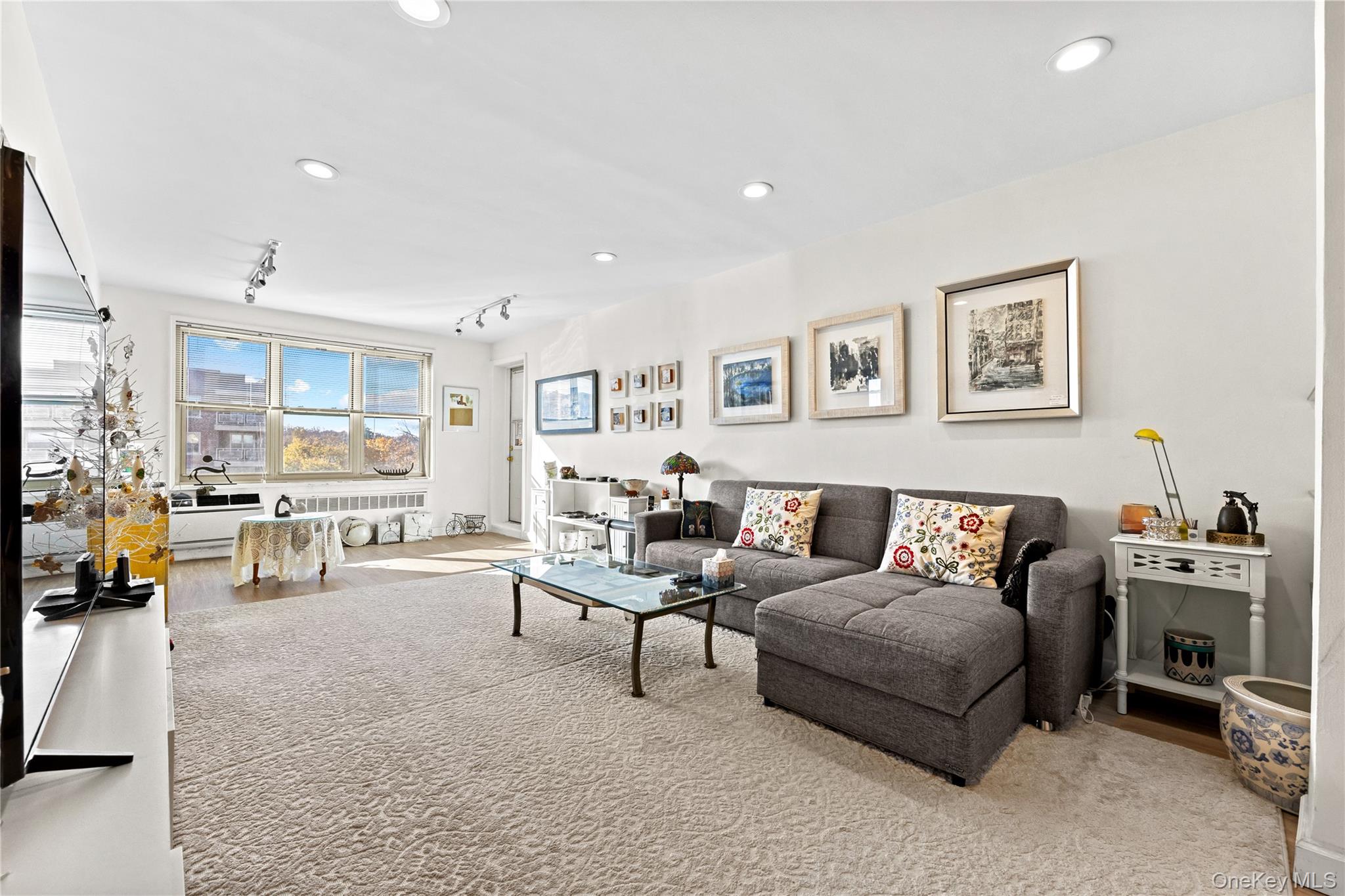 23-45 Bell Boulevard # 5G, Bayside, NY 11360