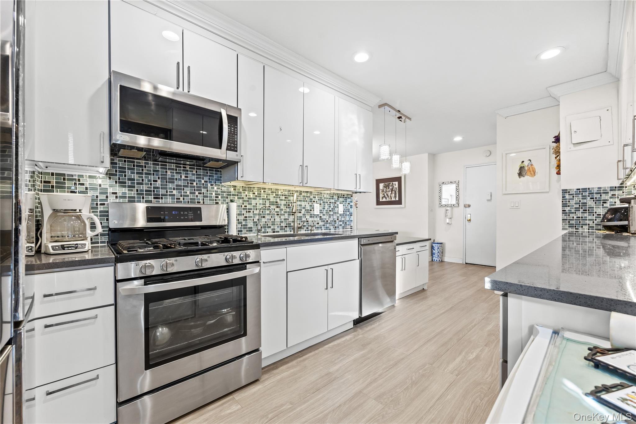 23-45 Bell Boulevard # 5G, Bayside, NY 11360