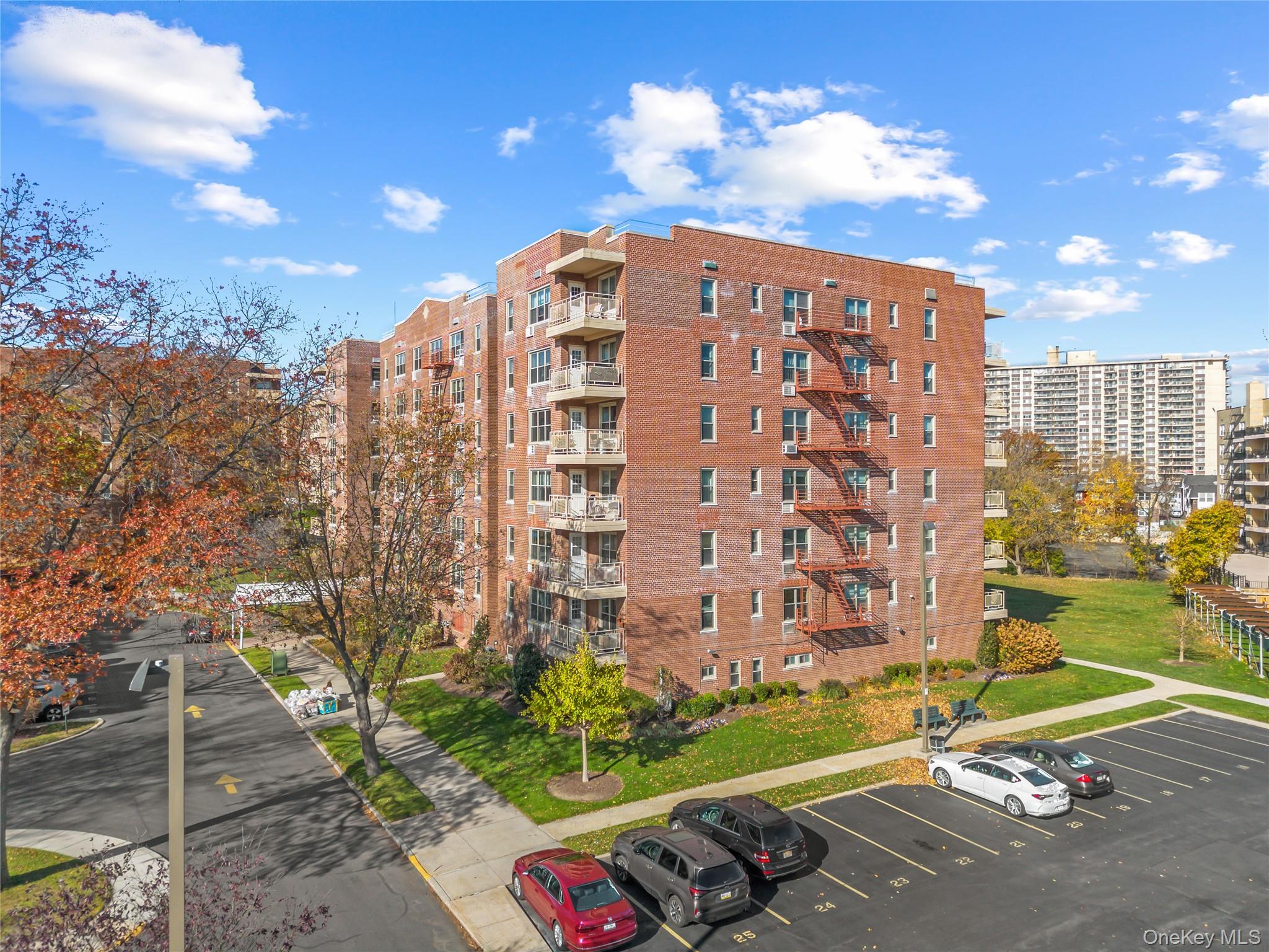 23-45 Bell Boulevard # 5G, Bayside, NY 11360