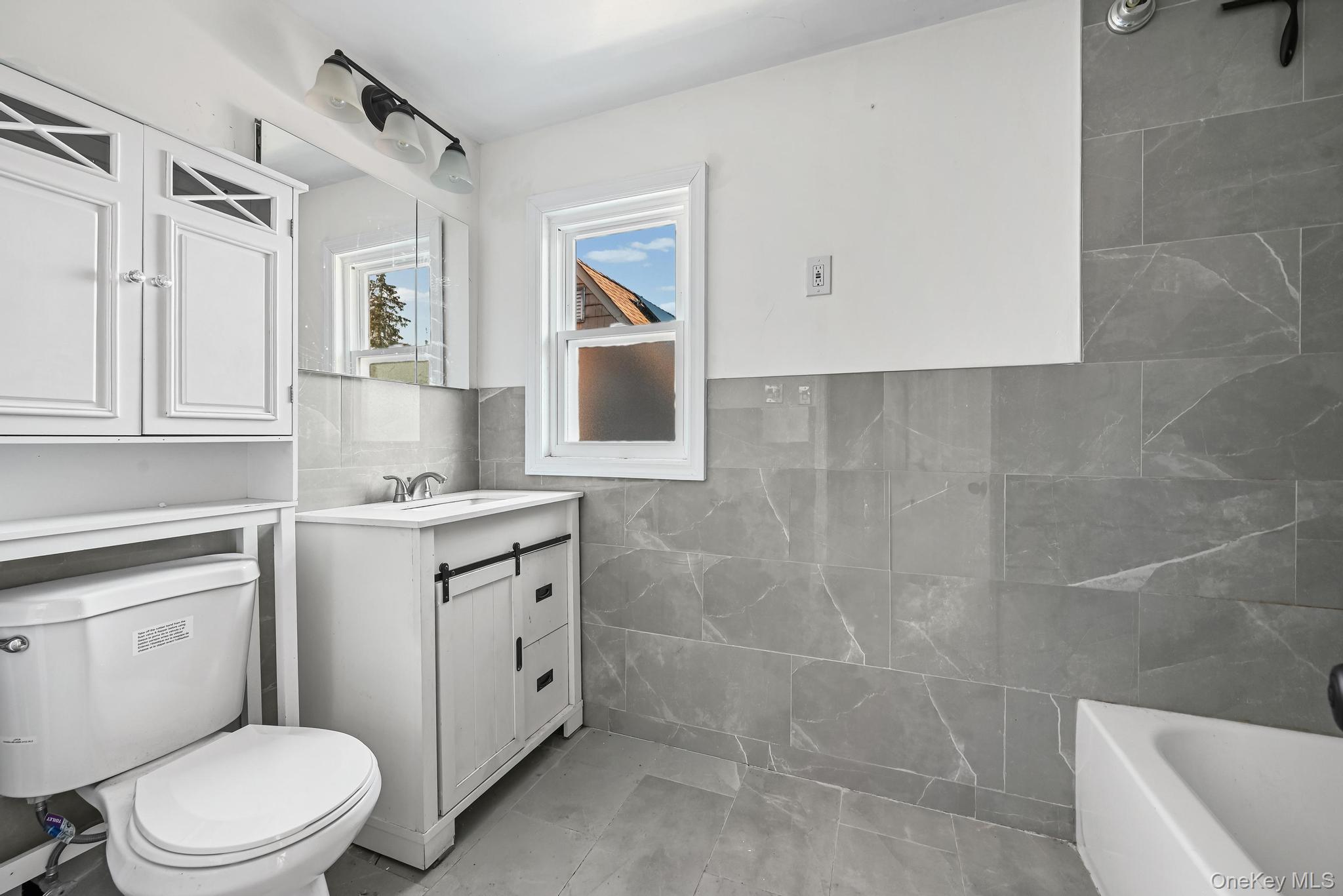 6 Central Court, Valley Stream, NY 11580