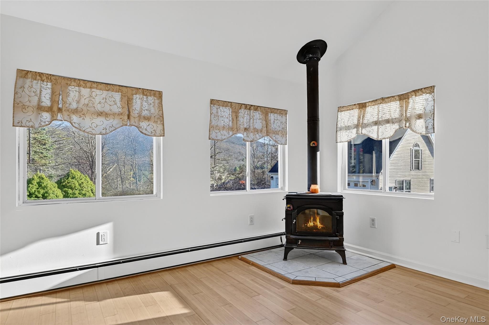 17 Pine Hill Road, Highland Mills, NY 10930