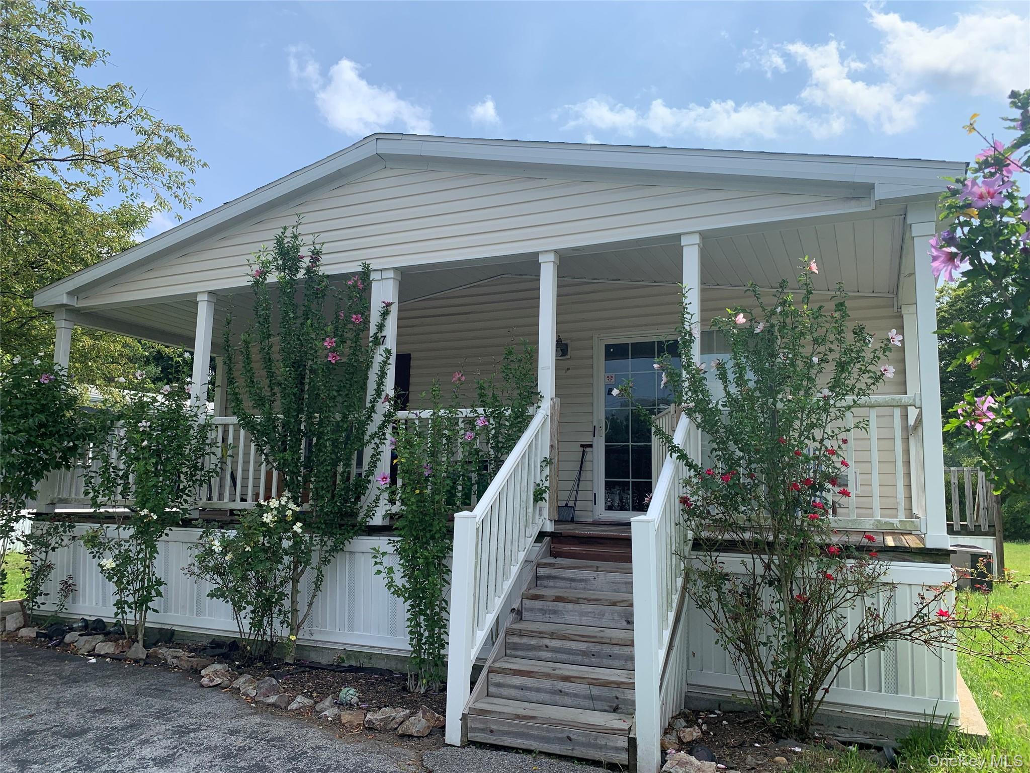 37 East Avenue, Washingtonville, NY 10992