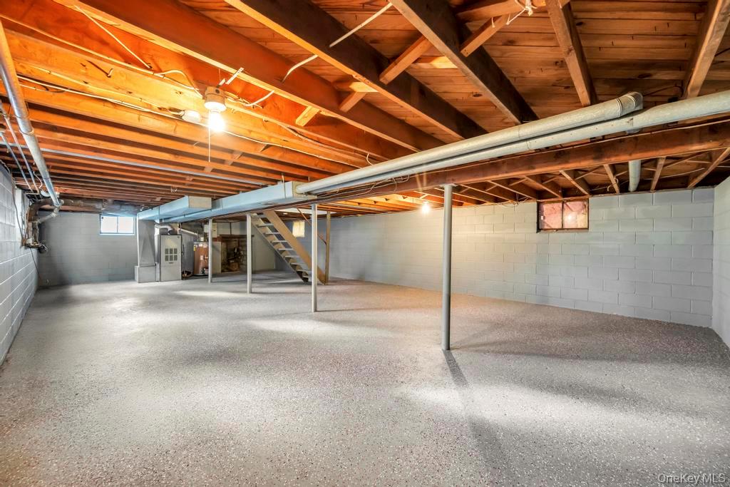 4 Washington Avenue, Smithtown, NY 11787