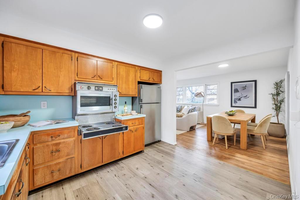 4 Washington Avenue, Smithtown, NY 11787