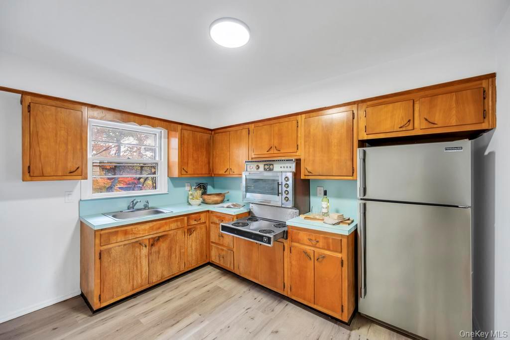 4 Washington Avenue, Smithtown, NY 11787