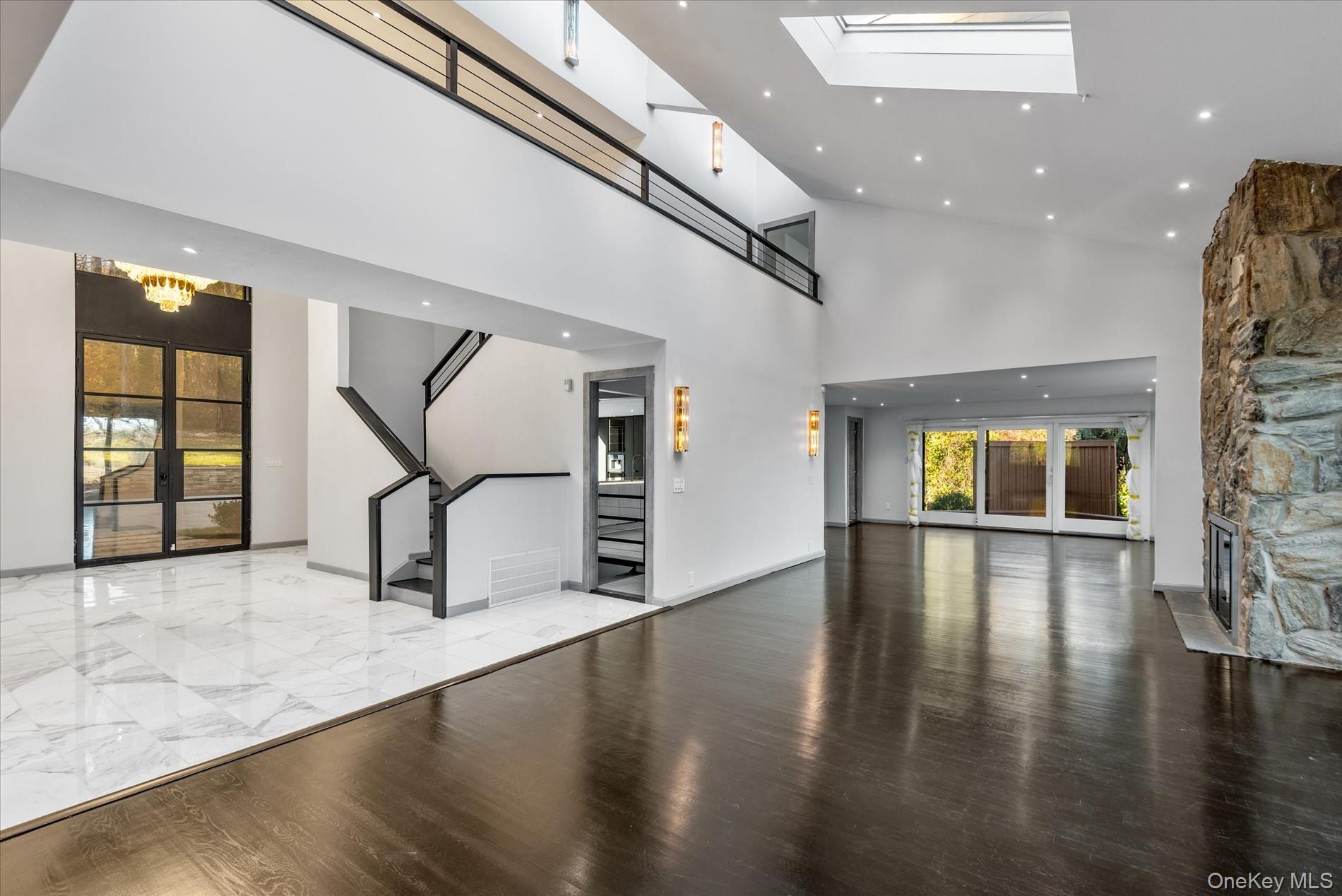 369 E Shore Road, Great Neck, NY 11024