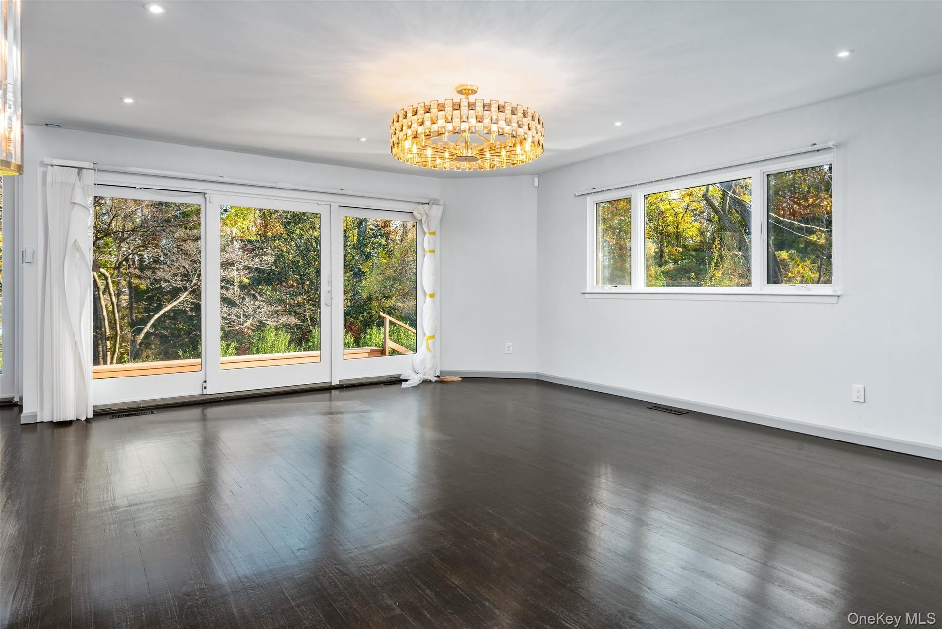 369 E Shore Road, Great Neck, NY 11024