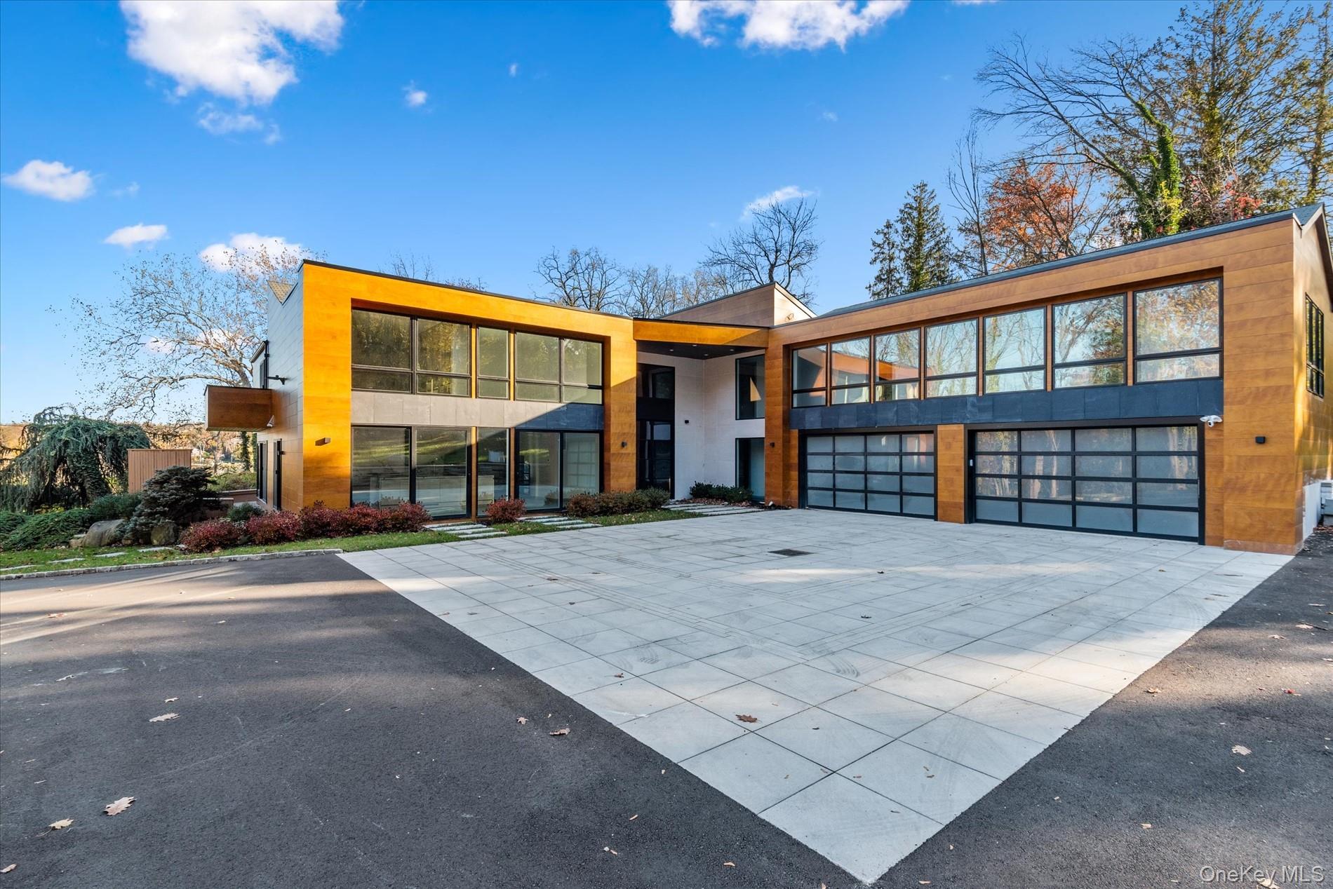 369 E Shore Road, Great Neck, NY 11024