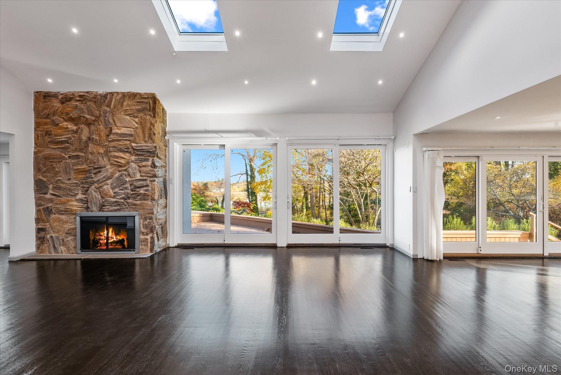 369 E Shore Road, Great Neck, NY 11024