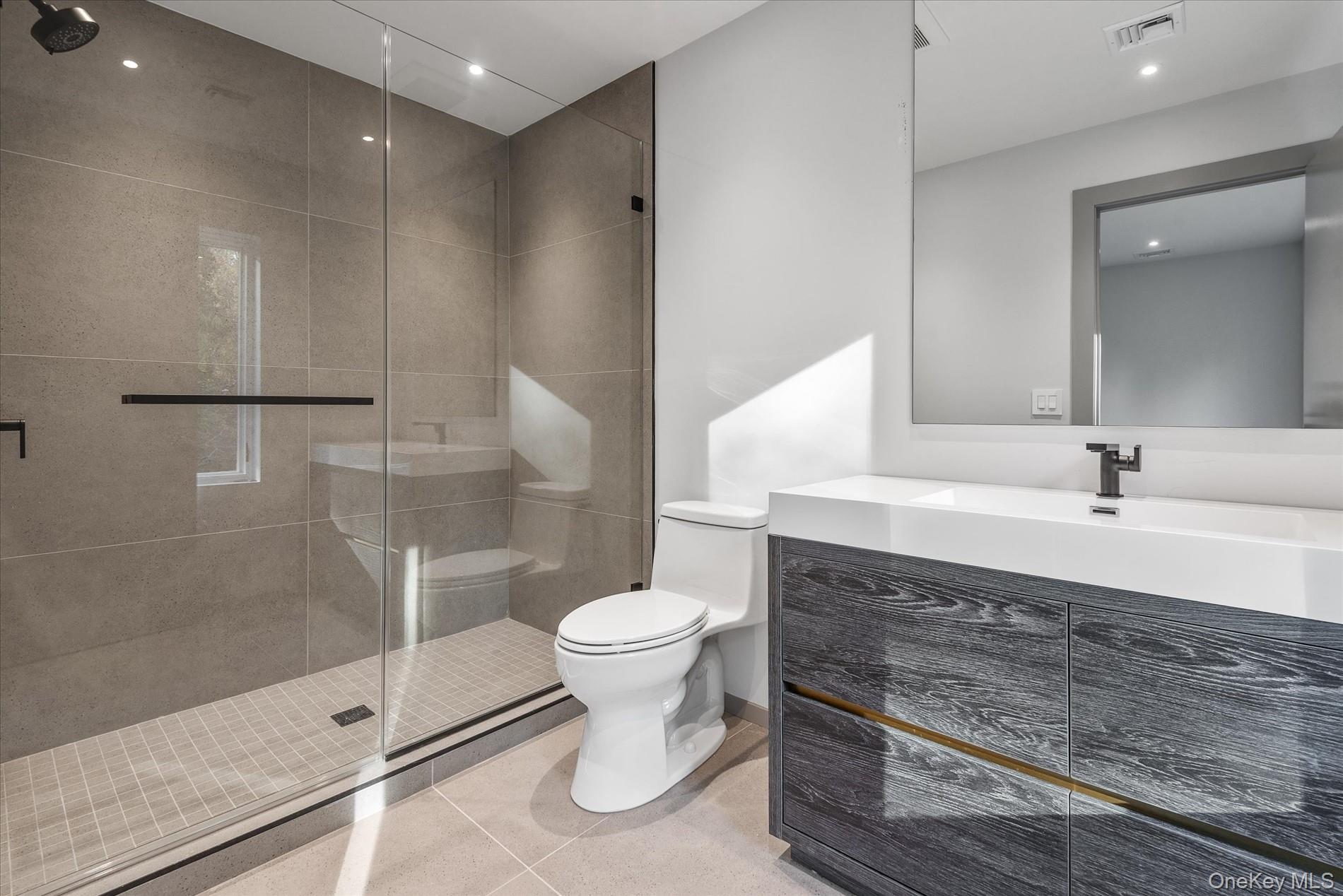 369 E Shore Road, Great Neck, NY 11024