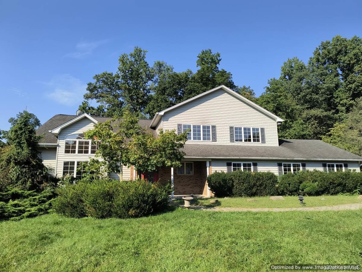 3 Lenni Lenape Court, Stony Point, NY 10980