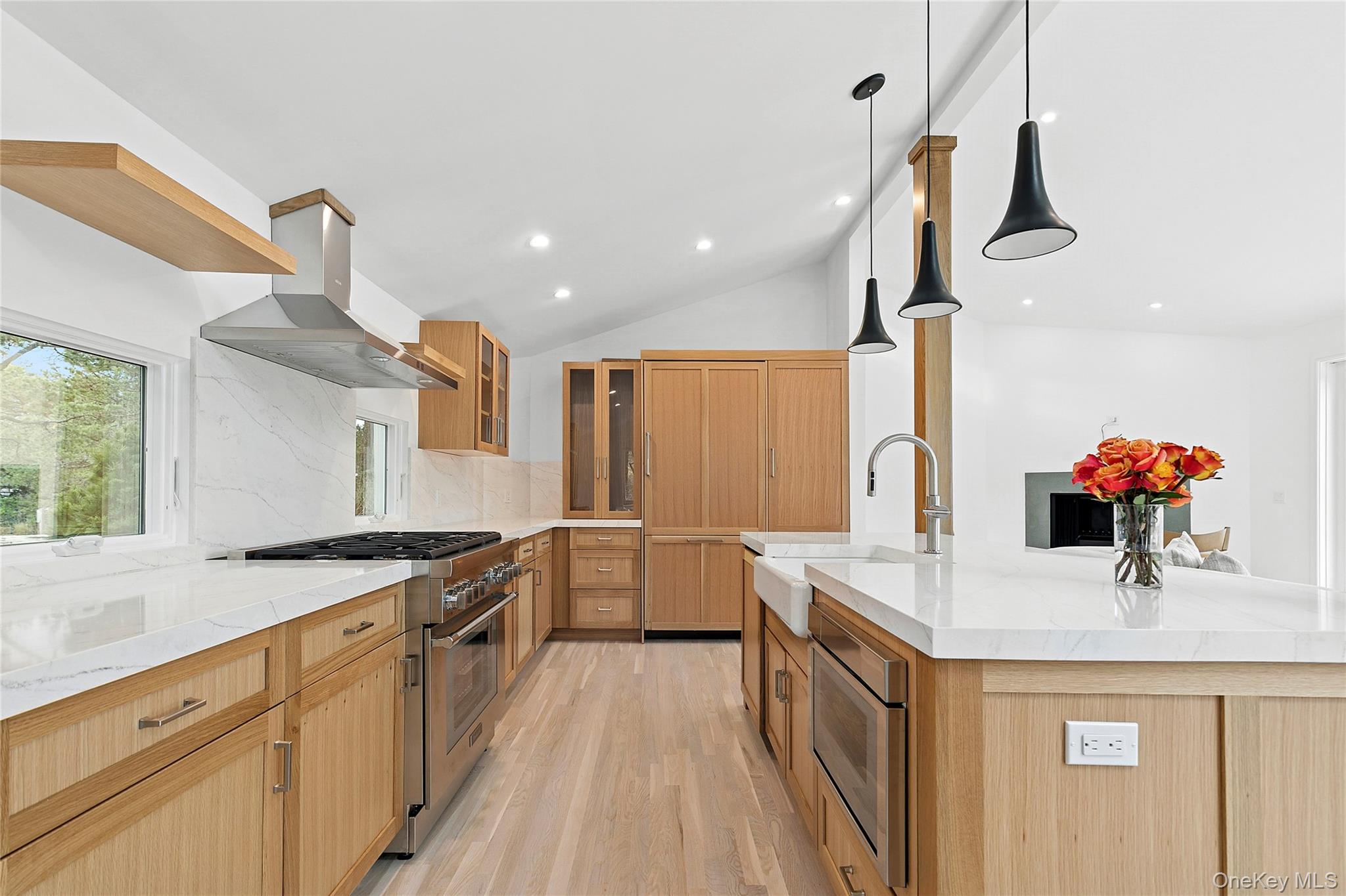 37 Gilberts Path, Amagansett, NY 11930