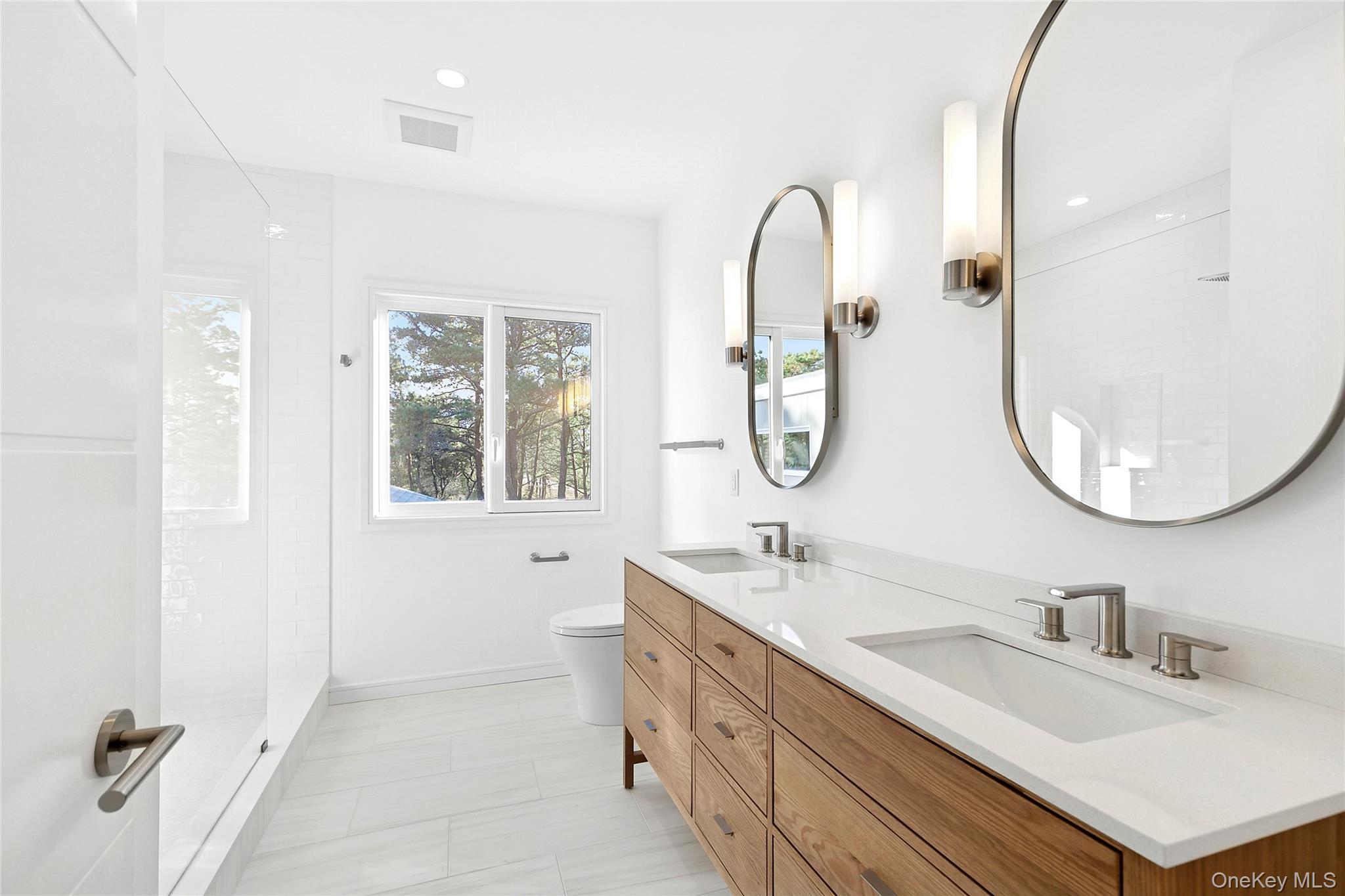 37 Gilberts Path, Amagansett, NY 11930