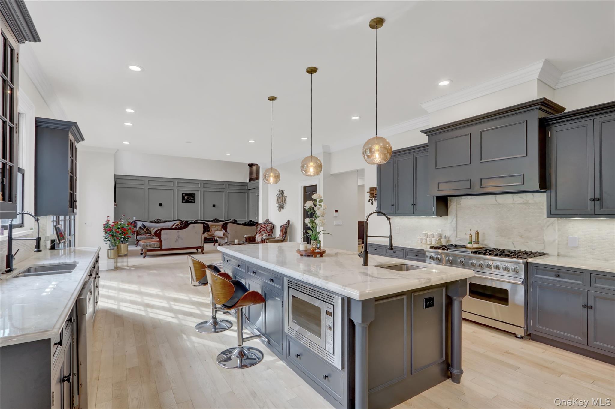 119 Wheatley Road, Old Westbury, NY 11568