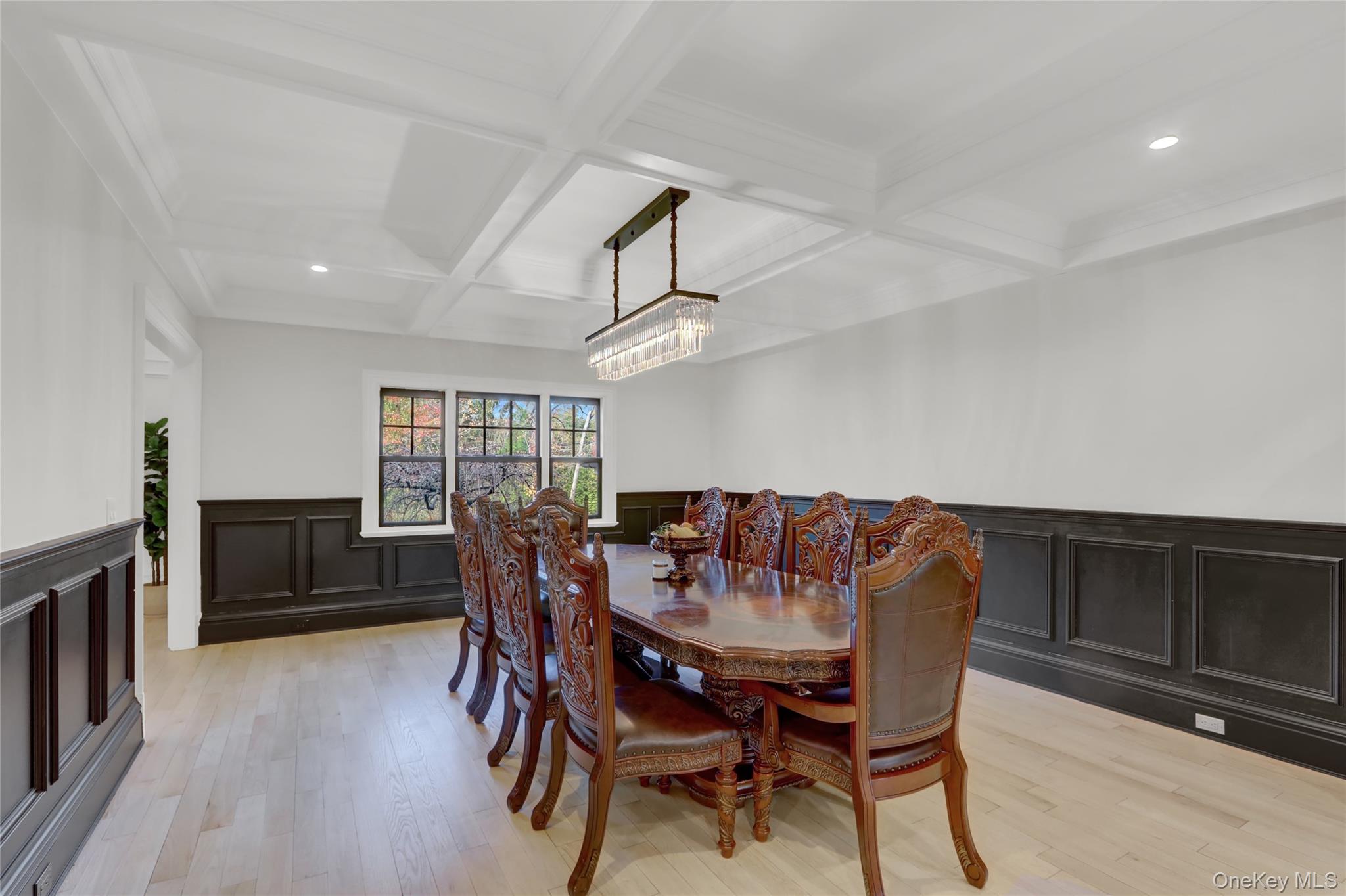 119 Wheatley Road, Old Westbury, NY 11568