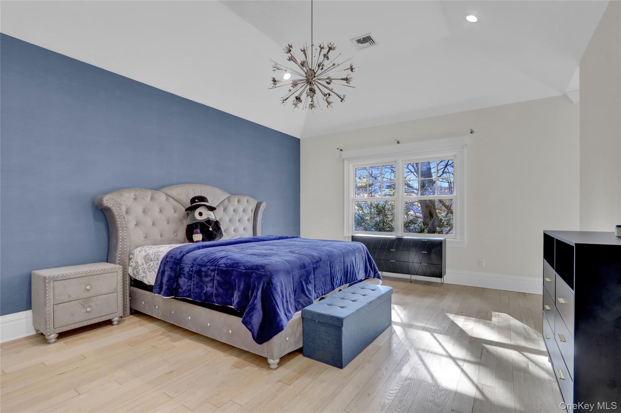 119 Wheatley Road, Old Westbury, NY 11568