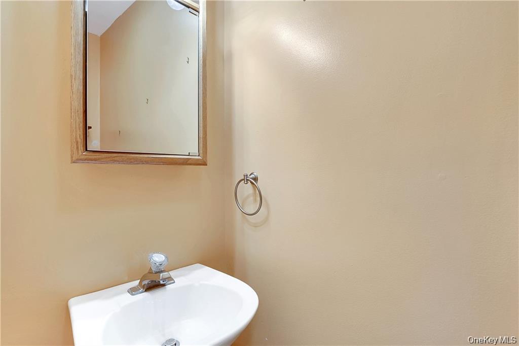 1 Tomkins Avenue, Stony Point, NY 10980