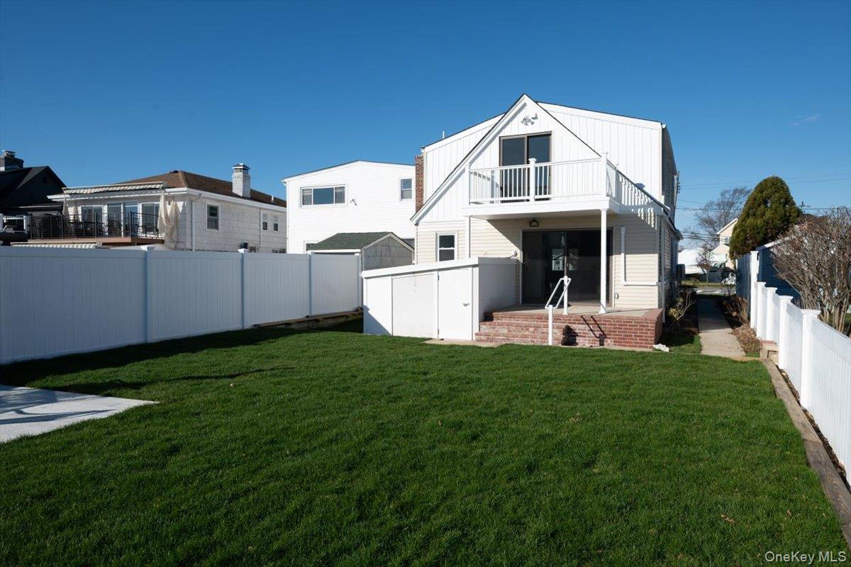 55 Alhambra Road, Massapequa, NY 11758