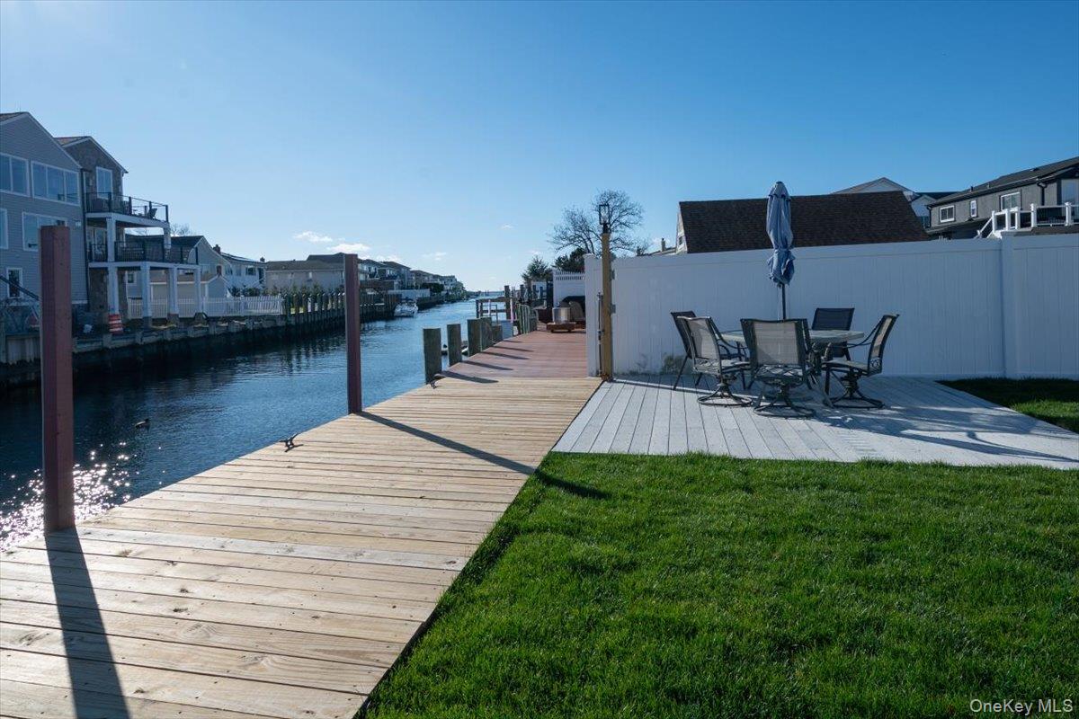 55 Alhambra Road, Massapequa, NY 11758