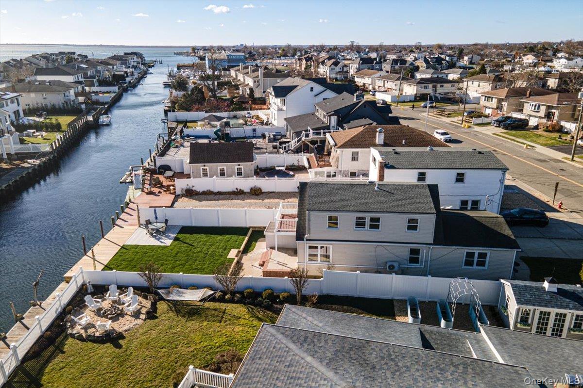 55 Alhambra Road, Massapequa, NY 11758