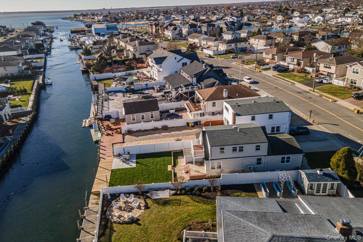 55 Alhambra Road, Massapequa, NY 11758