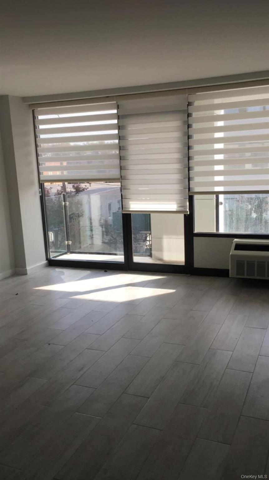 5 Grace Avenue # 2J, Great Neck, NY 11021