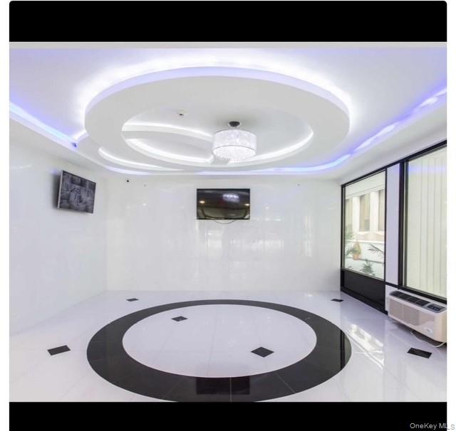 5 Grace Avenue # 2J, Great Neck, NY 11021