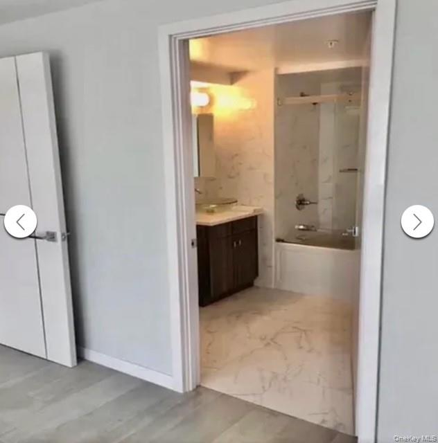 5 Grace Avenue # 2J, Great Neck, NY 11021