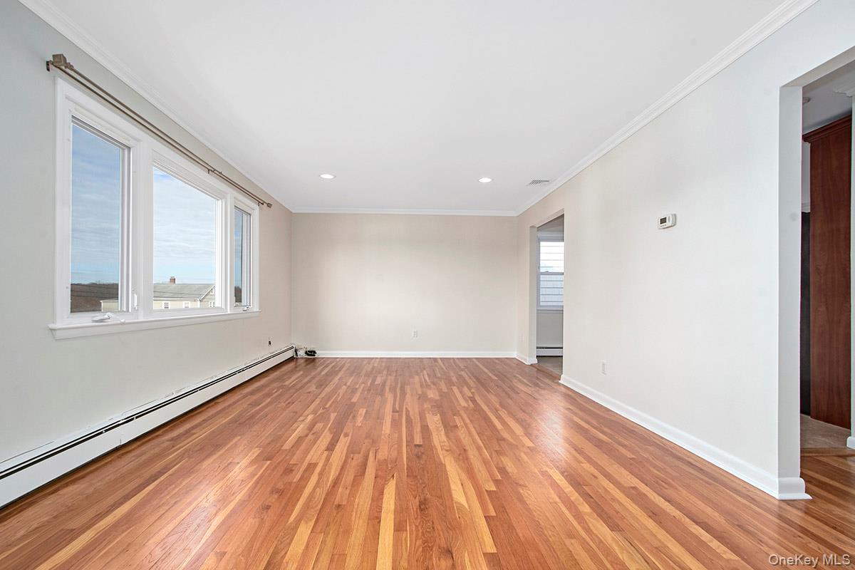 222 Gainsborg Avenue E, West Harrison, NY 10604