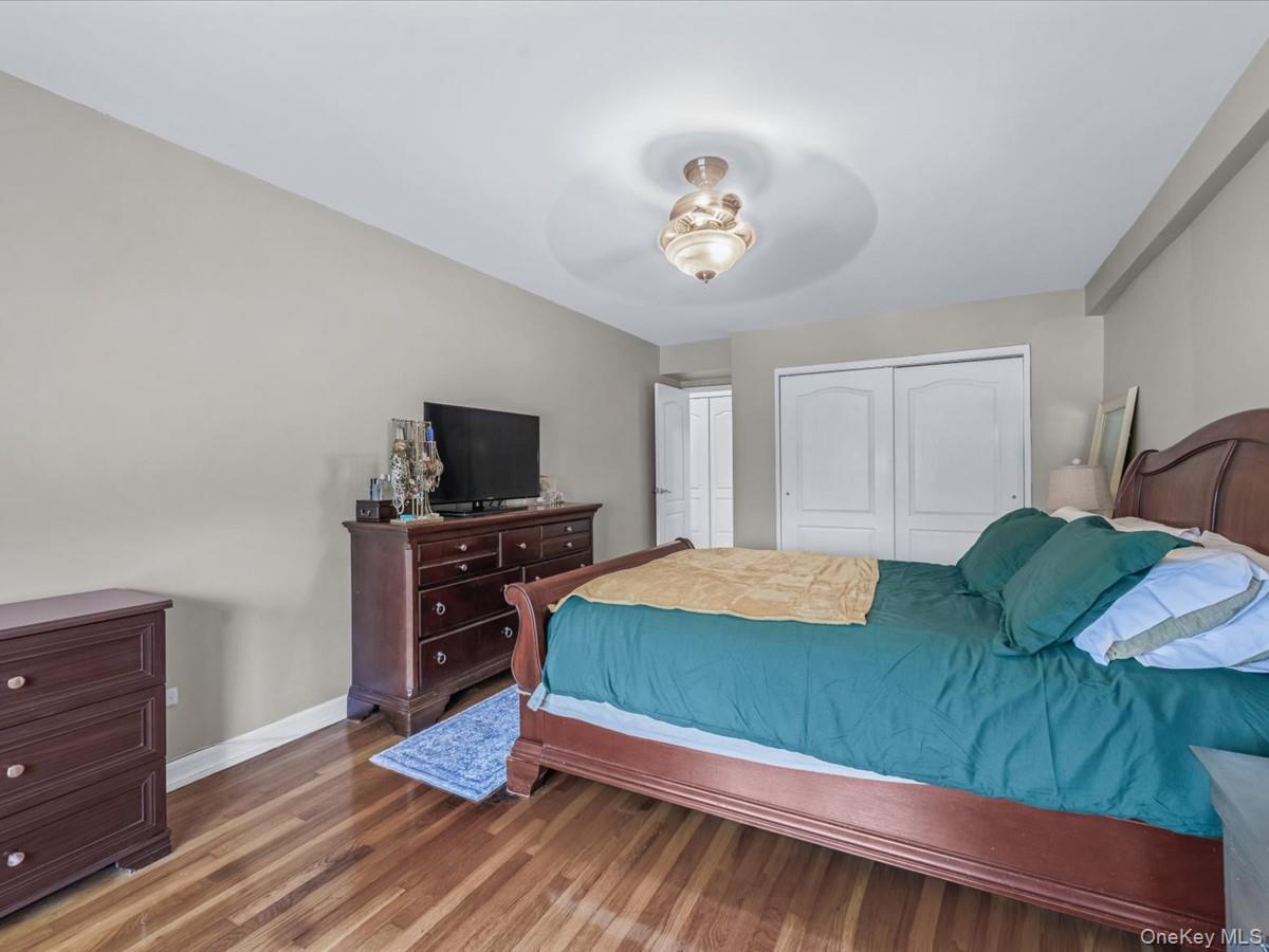 241-20 Northern Boulevard # 6M, Little Neck, NY 11362